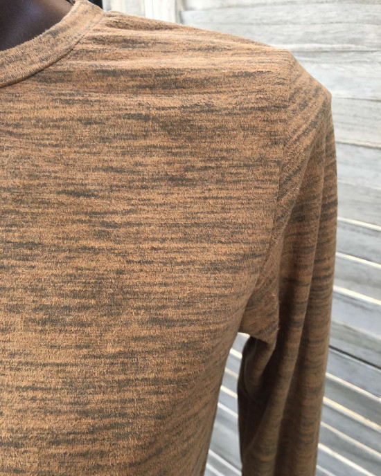 ΜΠΛΟΥΖΑ CROP TOP ΜΑΚΡΥΜΑΝΙΚΗ ΜΠΛΟΥΖΑ CROP TOP ΜΑΚΡΥΜΑΝΙΚΗ